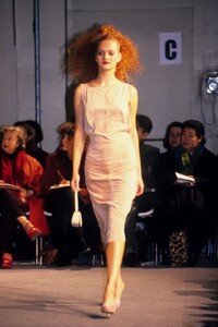 Junko Shimada 1999 Women RTW 41.jpg