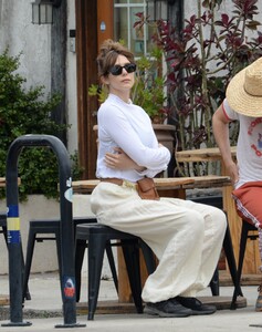       liz040621BZNimage114.jpg