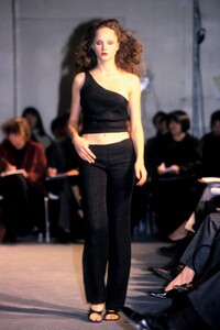 Junko Shimada 1999 Women RTW 37.jpg