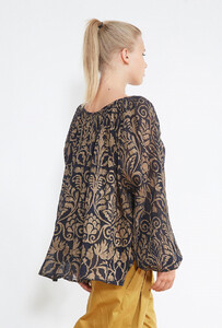 paris-fashion-store-women-black-blouse-rococo-fashion-designer-clothes-paris (2).jpg