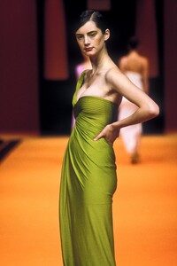 1505820403_HerveLeger1998WomenRTW156.thumb.jpg.87b8641dec5735b2f5c47041419ca6e4.jpg