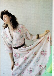 1629200314_MarieClaireJapon1987-4(66).thumb.jpg.f88dec9156fab39bb07bbdb1538fb03e.jpg