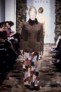 Keita Maruyama 1998 Women RTW 21.jpg