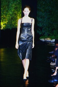 1652755055_DolceGabbanaSpring1999(16).thumb.jpg.9383d77a057fa290f651d9257f80ff46.jpg