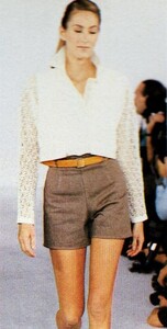 1667646858_FashionNewsJapan1990IsaacMizrahiUnknown(2).thumb.jpg.3d95fc4060d7a96665d99782bd9511e8.jpg