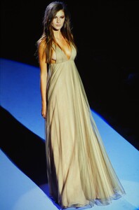 1706967176_Gucci1998WomenRTW(2).thumb.jpg.158306f1a554e8ca539bc3affdcc76be.jpg