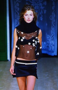 1747251812_dolce-gabbana-fw-1999(6).thumb.jpg.94c713cc3aa084adf6825bd298605456.jpg