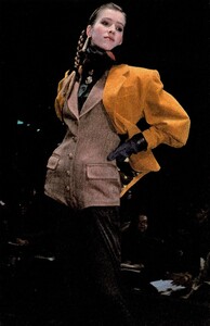 1749321159_Gaultier1988(1).thumb.jpg.58ab822616a663c7dfe3cf0a1b648e66.jpg