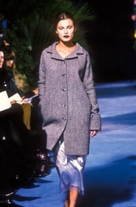 1835351777_DolceGabbana1998WomenRTW2.thumb.jpg.1269785a4d4cb177b546792e63cb9c6a.jpg