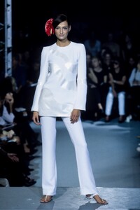 Koji Tatsuno 1996 Women RTW 61.jpg