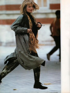19-ELLEITdec88-m.LiseVanBussell-ph.HansFeurer.thumb.jpg.3b2bbf3c34ca71c3d39000a451f15c17.jpg
