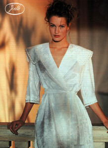 19-GRAZIAIT13mar1990-JOELLE-m.KarenMulder-ph_Unk.thumb.jpg.c1a0307b7ec02b6a6a058a8b86489ecd.jpg