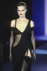 1967228896_ThierryMugler1998WomenRTW179.thumb.jpg.a78b0df1c34b1337791c7b9ce7f9db46.jpg