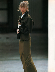 21-ELLEITdec88-m.LiseVanBussell-ph.HansFeurer.thumb.jpg.72a898da62a68cd95daf0dcc73804a85.jpg