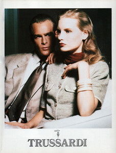 21-ELLEITmar89-TRUSSARDI-m.KirstenOwen-ph_Unk.thumb.jpg.474679a01ca81fa63cfba1124012ac8c.jpg
