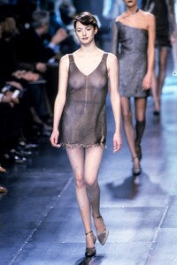 2123077022_GianfrancoFerre1998WomenRTW102.thumb.jpg.190d69097d01daee578ca1c0d355f9fa.jpg
