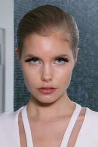 2123666417_StephaneRollandSpring2015BackstageIX81rLssVbkl.thumb.jpg.7236529c2adff1405494b8b62e4e643d.jpg