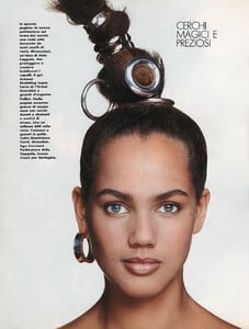 26-ELLEITfeb89-m.KellyDirstineUnkNatalyCoualy-ph.OlivieroToscani.thumb.jpg.42aa3ffd8b5e836754b4b97dc56fc9ba.jpg