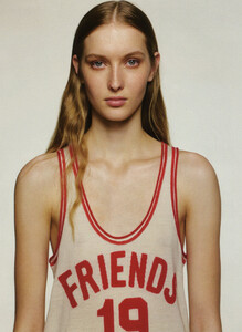 Kateryna Zub vogue_ita_may19_nico_bustos_016a0f9ca4a2a0da111b2106d1ab019cc09d.jpg