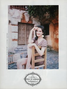 30-ELLEITmar89-ROYALSTANDREWS-m.CarolWilson-ph.CarloPieroni.thumb.jpg.4283b152cae46b10da100209b9435d6e.jpg