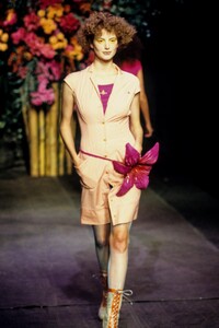 309322152_VivienneWestwoodRedLabel1999WomenRTW6.thumb.jpg.80bcda59f524d7f1778165d648ad090b.jpg