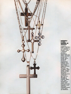 31-ELLEITdec88-m.ElaineIrwinDonnaPeele-ph.OlivieroToscani.thumb.jpg.d607a82c2ef66643e48407dbe0596698.jpg