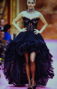 310409769_ChristianLacroixCoutureFall1991(17).thumb.jpg.2c5a7402c439a404dac5e9f7edd4d471.jpg