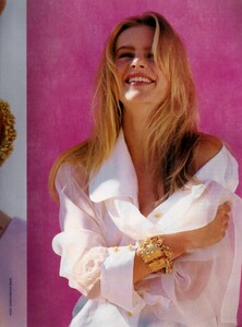 322032755_VogueAustraliaSeptember1990RethinkPinkPatricShawChristinaZimpel1.thumb.jpg.8928e522656633fa709ebdb0522a90ff.jpg