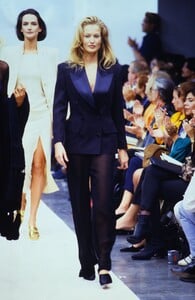 324196069_gucci-spring-1993(7).thumb.jpg.d33a744dc7b9684eed8933c83a718ebe.jpg