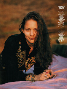 34-ELLEITapr89-m.MariaLouisaMosqueroMonicaBellucciFabrizioFerri.thumb.jpg.d7fcc0fb90c672f68507a4d1f56b4e31.jpg