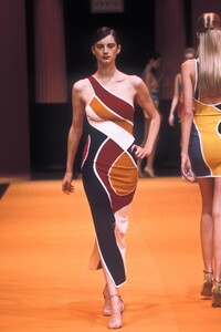 341201369_HerveLeger1998WomenRTW9.thumb.jpg.1cc797d40e08df406232c422bbc593aa.jpg