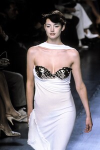 391963759_GianfrancoFerre1998WomenRTW72.thumb.jpg.a3a9b874ce38302b843b95c166982899.jpg