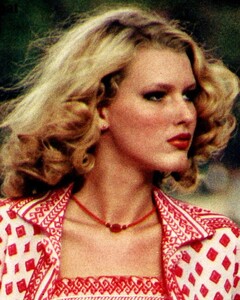 405127492_EleganceSpringSummer1978(58)-Copy.thumb.jpg.d0ceb5af3304e7e25bb506b3644e1f59.jpg