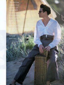 412652347_CaroleJacksonVogueAustraliaJune1988FirstFlirtWithSummerRichardBailey7.thumb.jpg.d389f662f03e5eca39e0864b3af83d40.jpg