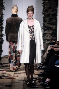 Keita Maruyama 1998 Women RTW 16.jpg