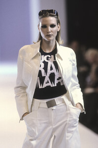 485635693_ThierryMugler1998WomenRTW151.thumb.jpg.9da938697c83cf99deba896df8b9e518.jpg