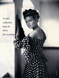 506911460_CaroleJacksonVogueAustraliaJune1988FirstFlirtWithSummerRichardBailey18.thumb.jpg.837df0c5178337fd0ef409918806a535.jpg