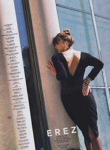 512783604_VOGUEUSAug198917.thumb.jpg.aa1d5bdba57647f381046d90dd340f71.jpg