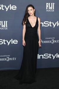 54917125_christian-serratos-fiji-water-2017-instyle-hshkehpquwqx.md.jpeg