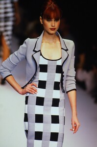 572862496_herve-leger-ss-1997(9).thumb.jpg.e2780b5f8ea99d5a1e9a4fc5df01de06.jpg