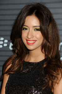 68259635_celebrity_paradise-com_theelder_christianserratos7.jpeg