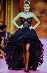 694985232_ChristianLacroixCoutureFall1991(12).thumb.jpg.975bc3c2ec9b61cee438741fe0feb524.jpg