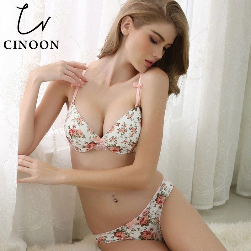 Cinoon Lingerie Blonde Model