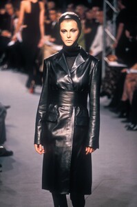 74970037_Balenciaga1998WomenRTW87.thumb.jpg.c518d0521f405cca7f5f056a0ed2c63a.jpg