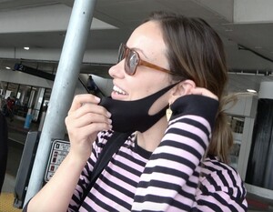       oli210621BZNimage102.jpg