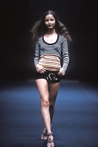 870380875_SoniaRykiel2000WomenRTW9.thumb.jpg.8c0a128dd314d36d67bea3f3715ca0cf.jpg