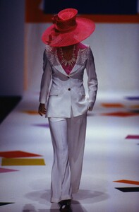 959633517_BellaFreudSpring1999(13).thumb.jpg.93b862f98198931ece8ac7eccd6cc437.jpg
