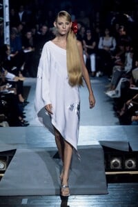 Koji Tatsuno 1996 Women RTW 64.jpg