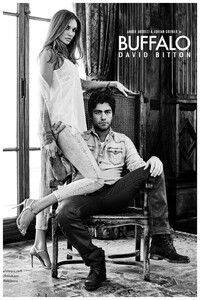 Adrian-Grenier-Buffalo-Spring-Summer-2015-Campaign-001.thumb.jpg.a521cda5ae48498434f8f23384059602.jpg