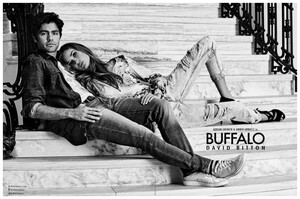 Adrian-Grenier-Buffalo-Spring-Summer-2015-Campaign-005-800x533.thumb.jpg.53f6d4c89a5cbaeb88905c984a6cae6f.jpg